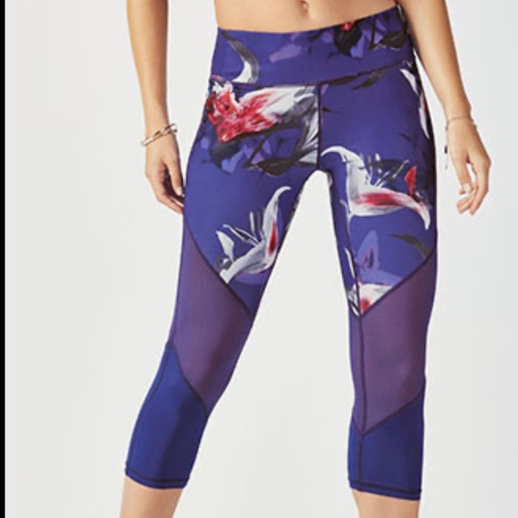 Fabletics Brogan Shimmer Mesh Capri Leggings Women’s M - Picture 1 of 7